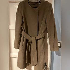 LAUREN by Ralph Lauren. Women’s stylish camel coat w/ belt no collar. Size 10.